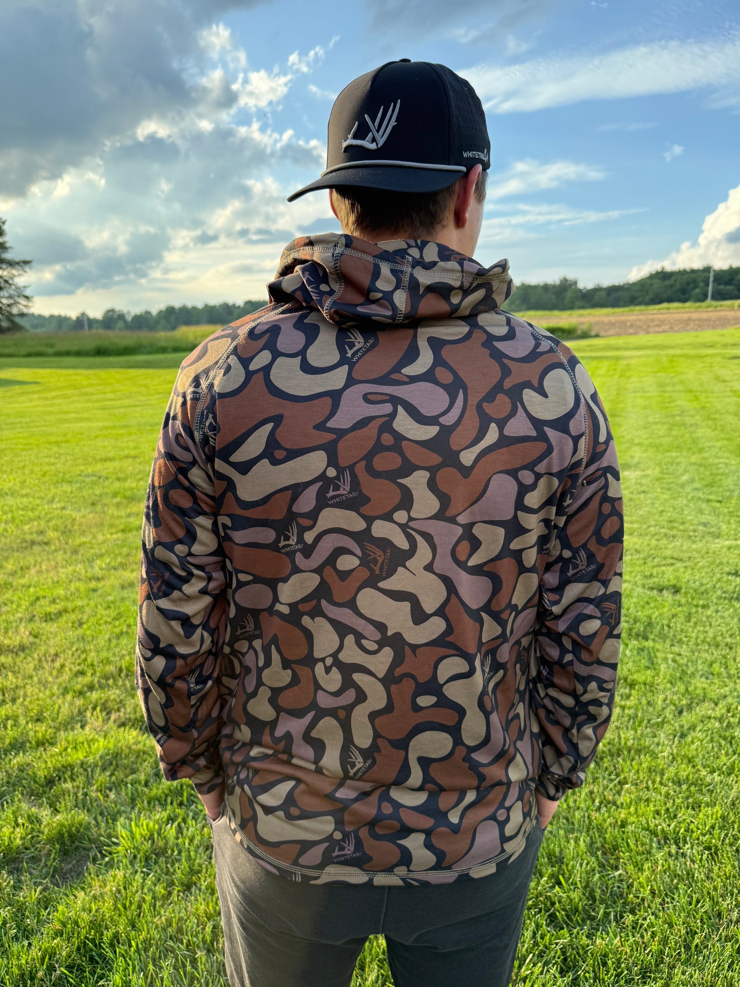 New !!! Whitetail Co. RUT Lightweight Hoodie Dark Old Camo