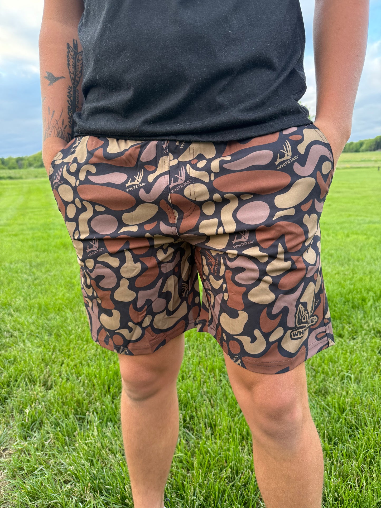 New!!! Whitetail Co. Hunt Camp Shorts Faded Old Dark Camo