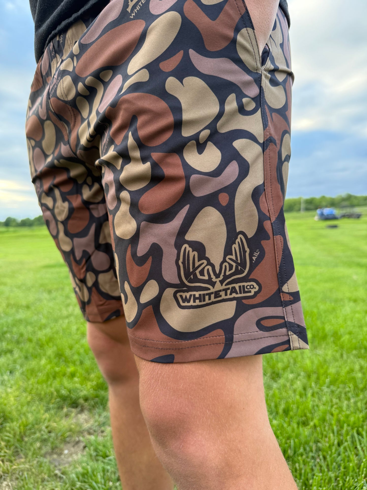 New!!! Whitetail Co. Hunt Camp Shorts Faded Old Dark Camo