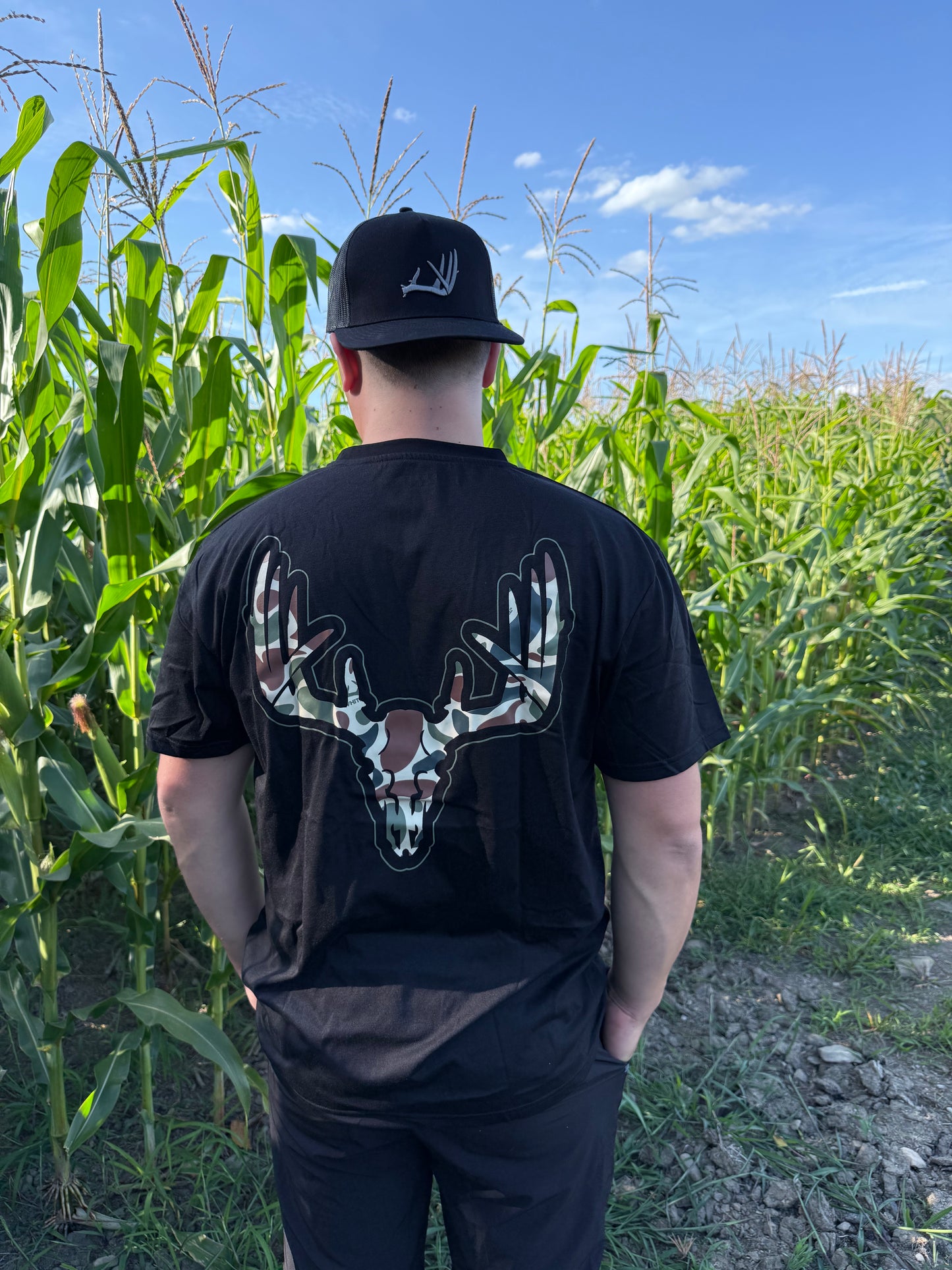 New !!! Whitetail Co. Midnight Shed Hunter High Front